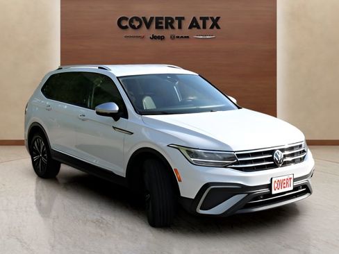 Used 2024 Volkswagen Tiguan Wolfsburg Edition image 7