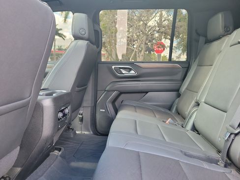 Used 2023 Chevrolet Suburban High Country image 16