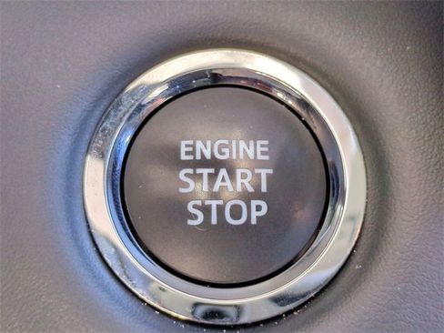 Used 2022 Toyota Highlander XLE image 34