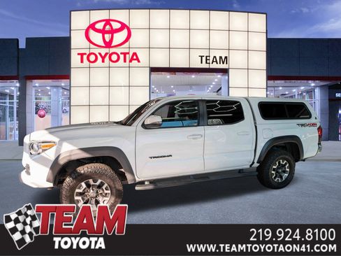 Used 2019 Toyota Tacoma TRD Off-Road image 1