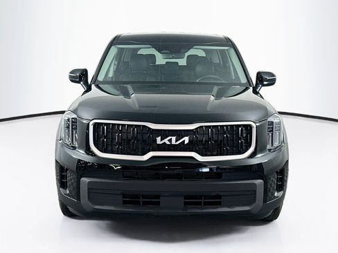 Used 2025 Kia Telluride LX FWD image 2