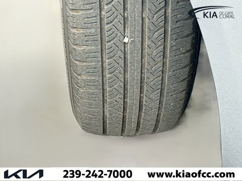 Used 2020 Chrysler Pacifica Touring-L image 42