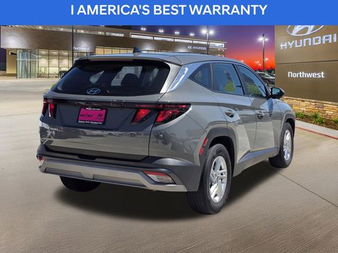 Used 2025 Hyundai Tucson SE image 7