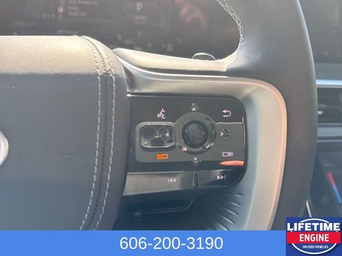 Used 2025 INFINITI QX80 Sensory image 16