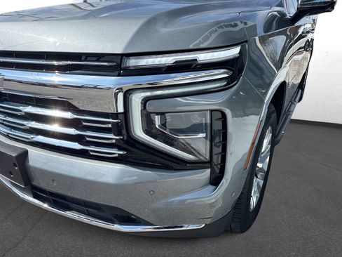 Used 2025 Chevrolet Suburban Premier image 9