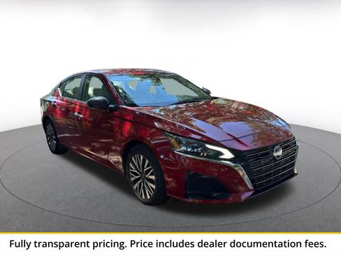 Used 2025 Nissan Altima 2.5 SV FWD image 1
