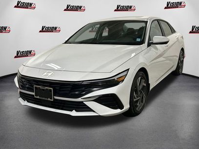 New 2024 Hyundai Elantra SEL w/ Convenience Package