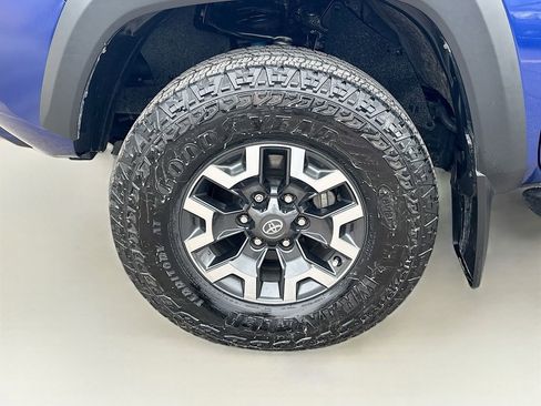 Used 2023 Toyota Tacoma TRD Off-Road image 38