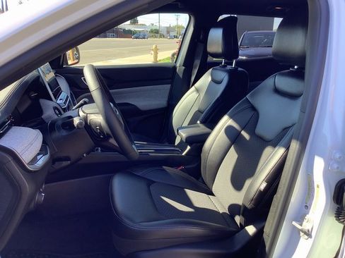 Used 2025 Jeep Compass Latitude w/ Convenience Group image 8