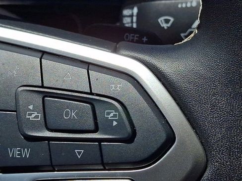 Used 2025 Volkswagen Atlas SE AWD/4WD image 26