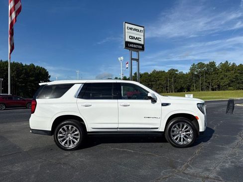 Used 2021 GMC Yukon Denali w/ Denali Ultimate Package image 2