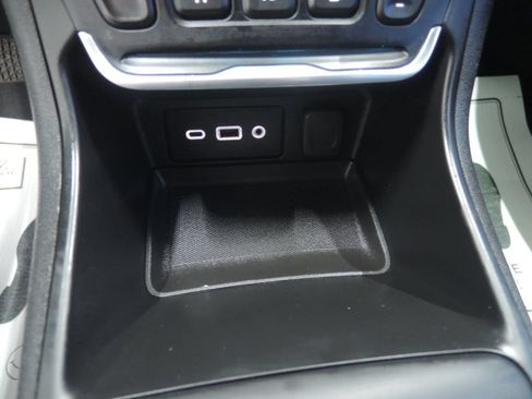 Used 2019 GMC Terrain SLE w/ Driver Convenience Package FWD image 18