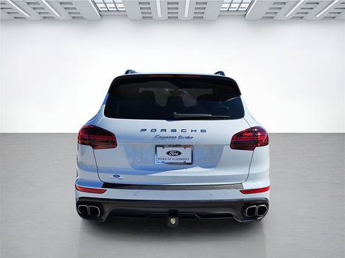 Used 2016 Porsche Cayenne Turbo image 6