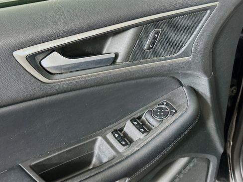 Used 2023 Ford Edge SEL image 15