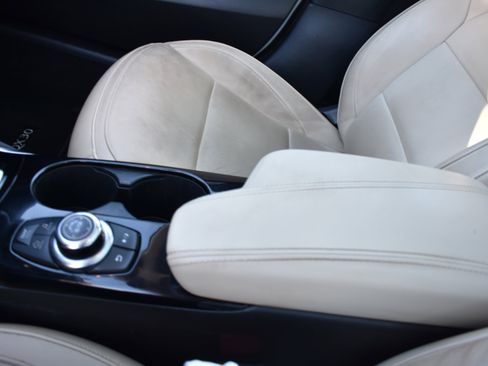 Used 2017 INFINITI QX30 Premium w/ Navigation Package image 26