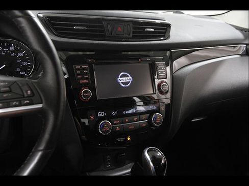 Used 2017 Nissan Rogue Sport SL w/ SL Premium Package AWD/4WD image 10