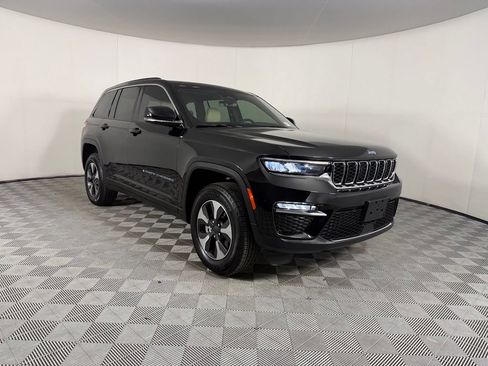 Used 2025 Jeep Grand Cherokee Limited 4xe AWD/4WD image 4