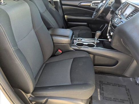 Used 2019 Nissan Pathfinder S image 21