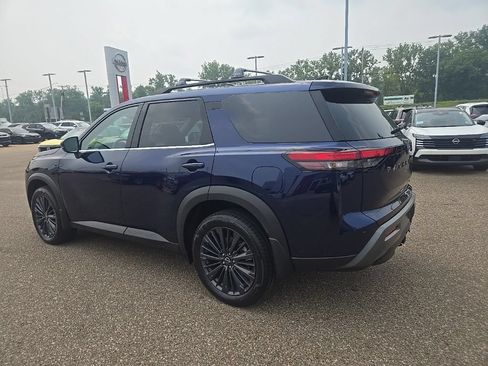 New 2026 Nissan Pathfinder SL w/ SL Premium Package AWD/4WD image 5