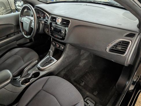 Used 2013 Chrysler 200 LX image 21