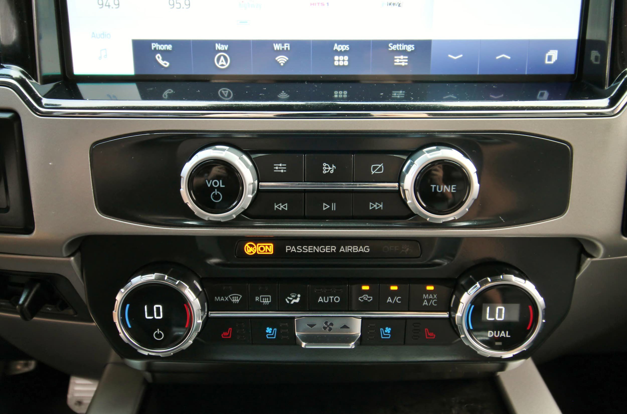 Used 2022 Ford F250 Lariat w/ Lariat Ultimate Package AWD/4WD image 34