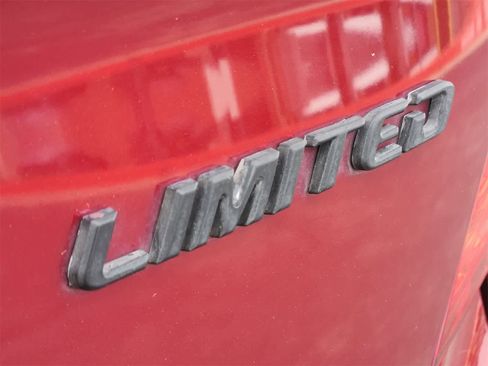 Used 2019 Toyota C-HR Limited image 11