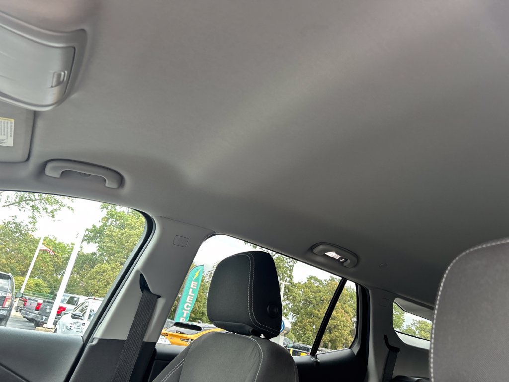 Used 2022 GMC Terrain SLE FWD image 24