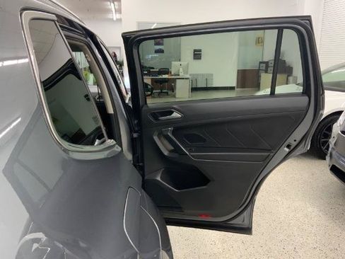 Used 2019 Volkswagen Tiguan SEL Premium AWD/4WD image 33