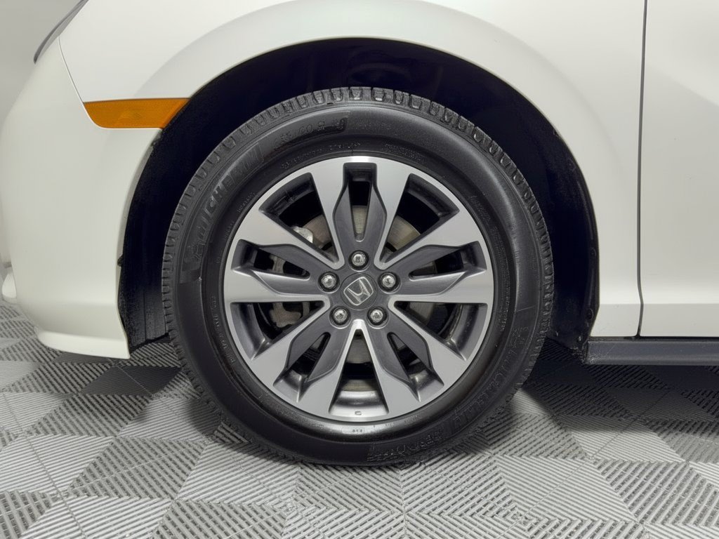 Certified 2024 Honda Odyssey EX-L image 13