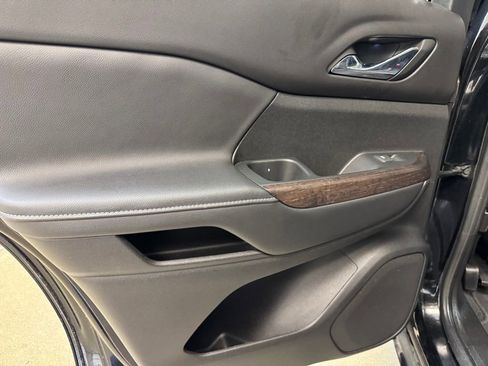 Used 2022 GMC Acadia Denali w/ Black Diamond Edition image 16