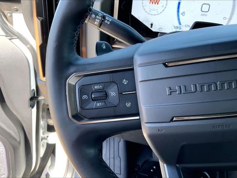 Certified 2025 GMC Hummer EV 3X w/ LPO, Dark Essentials Package AWD/4WD image 22