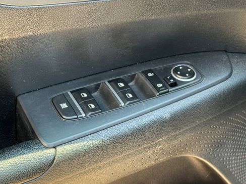 Used 2019 Kia Forte LXS FWD image 18