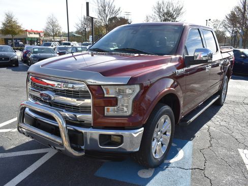 Used 2015 Ford F150 Lariat w/ Equipment Group 502A Luxury image 3
