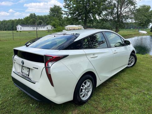 Used 2017 Toyota Prius Two FWD image 8