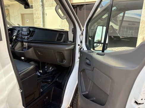 Certified 2022 Ford Transit 350 Medium Roof image 31