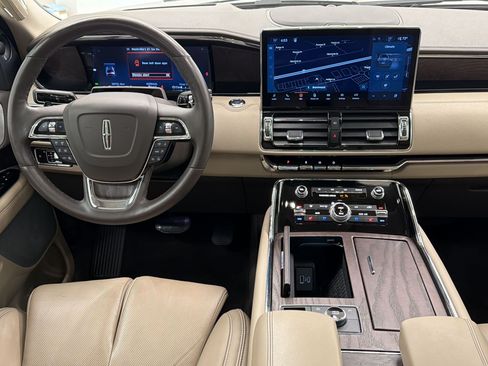 Used 2024 Lincoln Navigator Reserve AWD/4WD image 28