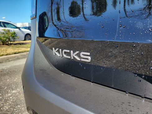 New 2026 Nissan Kicks SR w/ Cold Weather Package FWD image 10