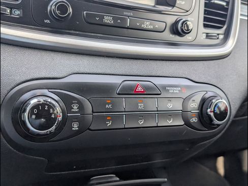 Used 2018 Kia Sorento L FWD image 14