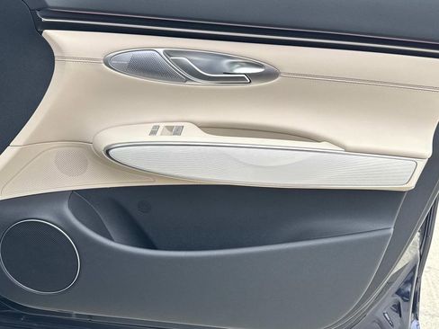 New 2026 Genesis GV70 2.5T Advanced image 16