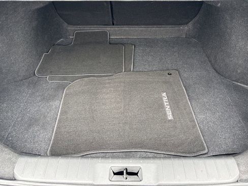 Used 2025 Nissan Sentra SR image 14