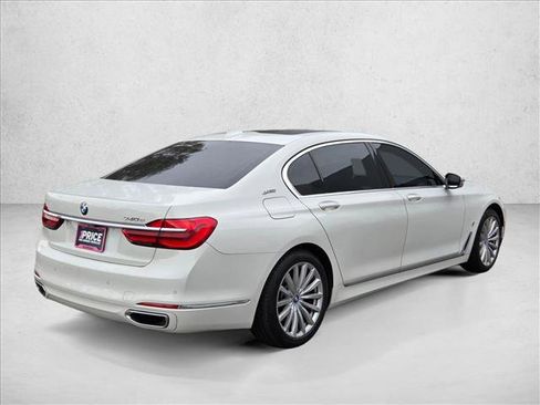 Used 2018 BMW 740e xDrive image 5