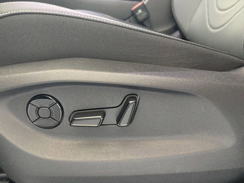 New 2026 Volkswagen Tiguan SE R-Line FWD image 11