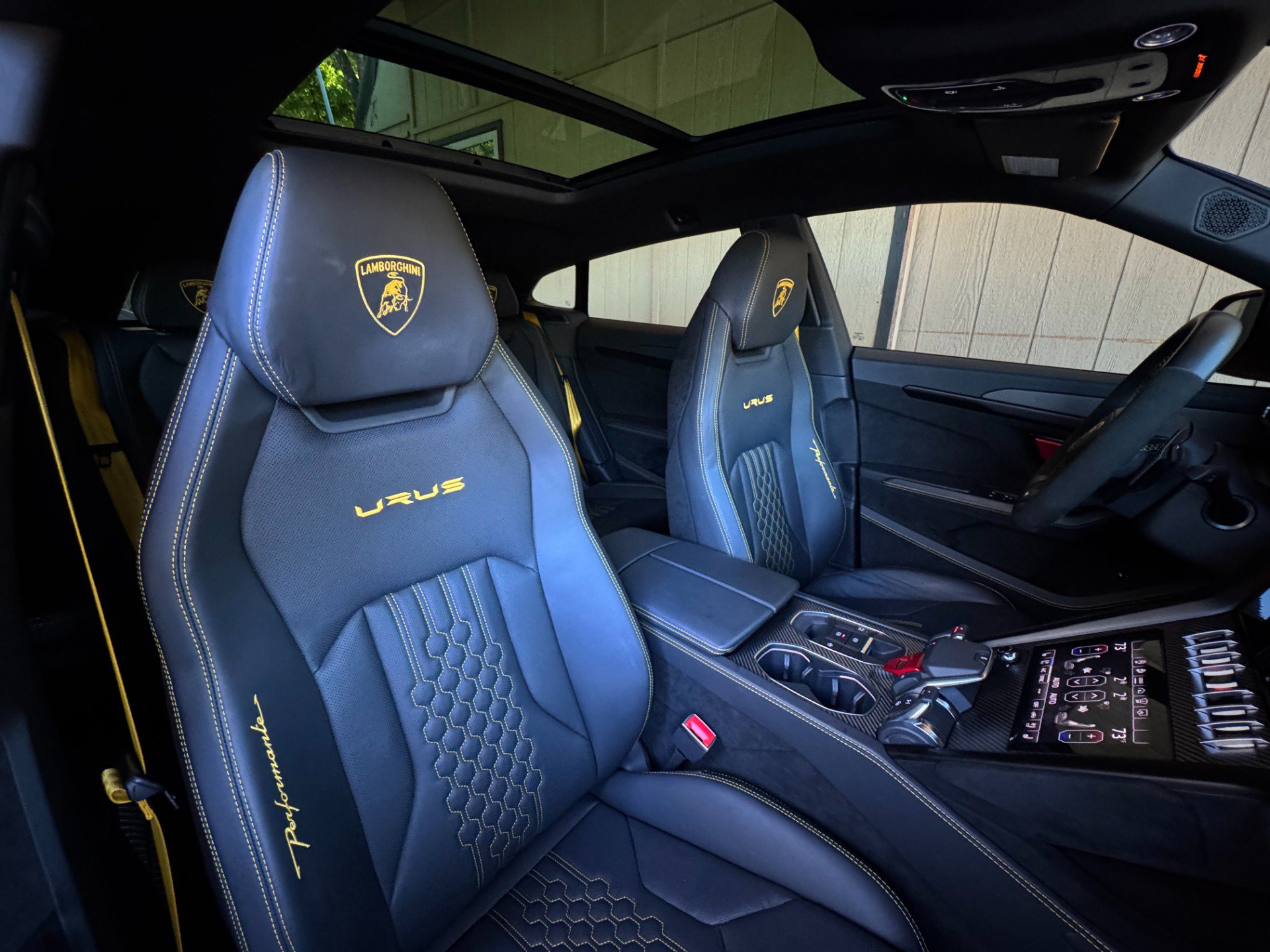 Used 2024 Lamborghini Urus Performante AWD/4WD image 24