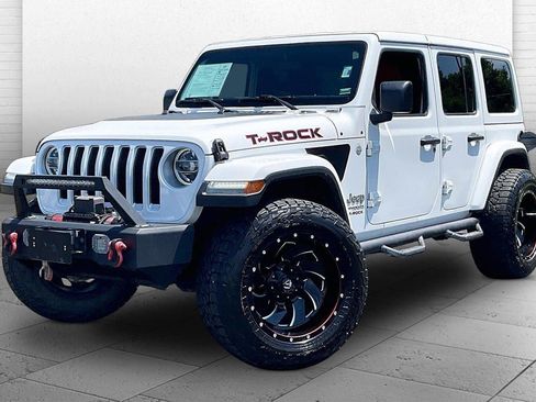 Used 2018 Jeep Wrangler Unlimited Sahara w/ LED Lighting Group AWD/4WD image 13