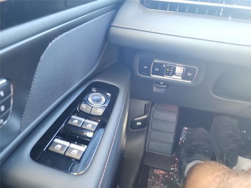 New 2026 Lincoln Nautilus Premier image 30