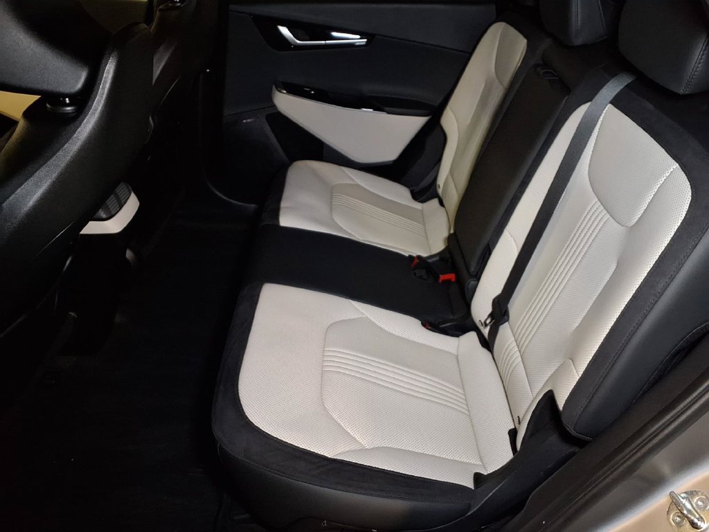 Used 2024 Kia EV6 GT-Line w/ GT-Line White Seat Package RWD image 20