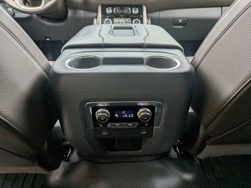 Used 2023 GMC Yukon Denali AWD/4WD image 15