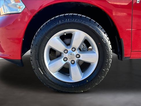 Used 2014 RAM 1500 Express image 30