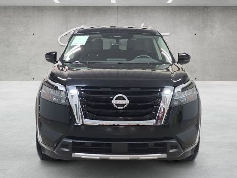 Used 2025 Nissan Pathfinder SL image 18