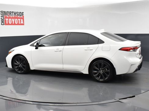 Used 2023 Toyota Corolla SE w/ Carpet Mat Package (TMS) FWD image 2